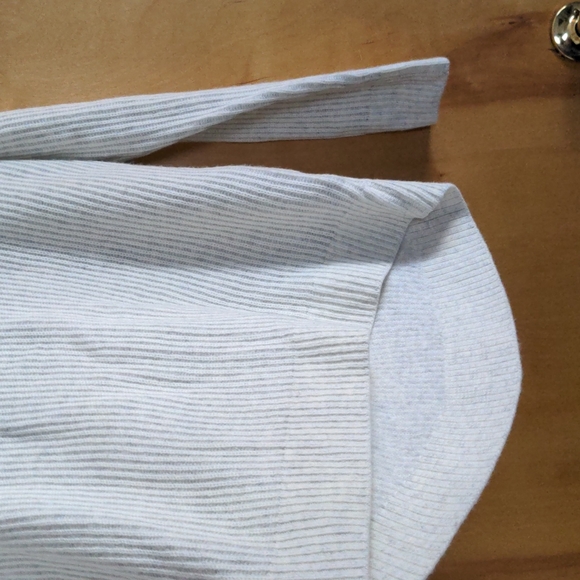 High low sweater - Picture 2 of 3